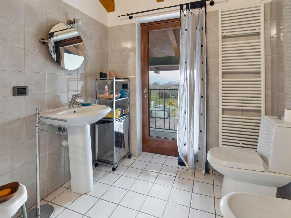 Belvilla By Oyo Secluded Apartment With Balcony Romagnano Sesia Exterior foto